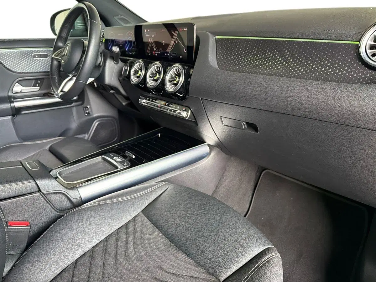Mercedes-Benz EQA usata a Bergamo (14)
