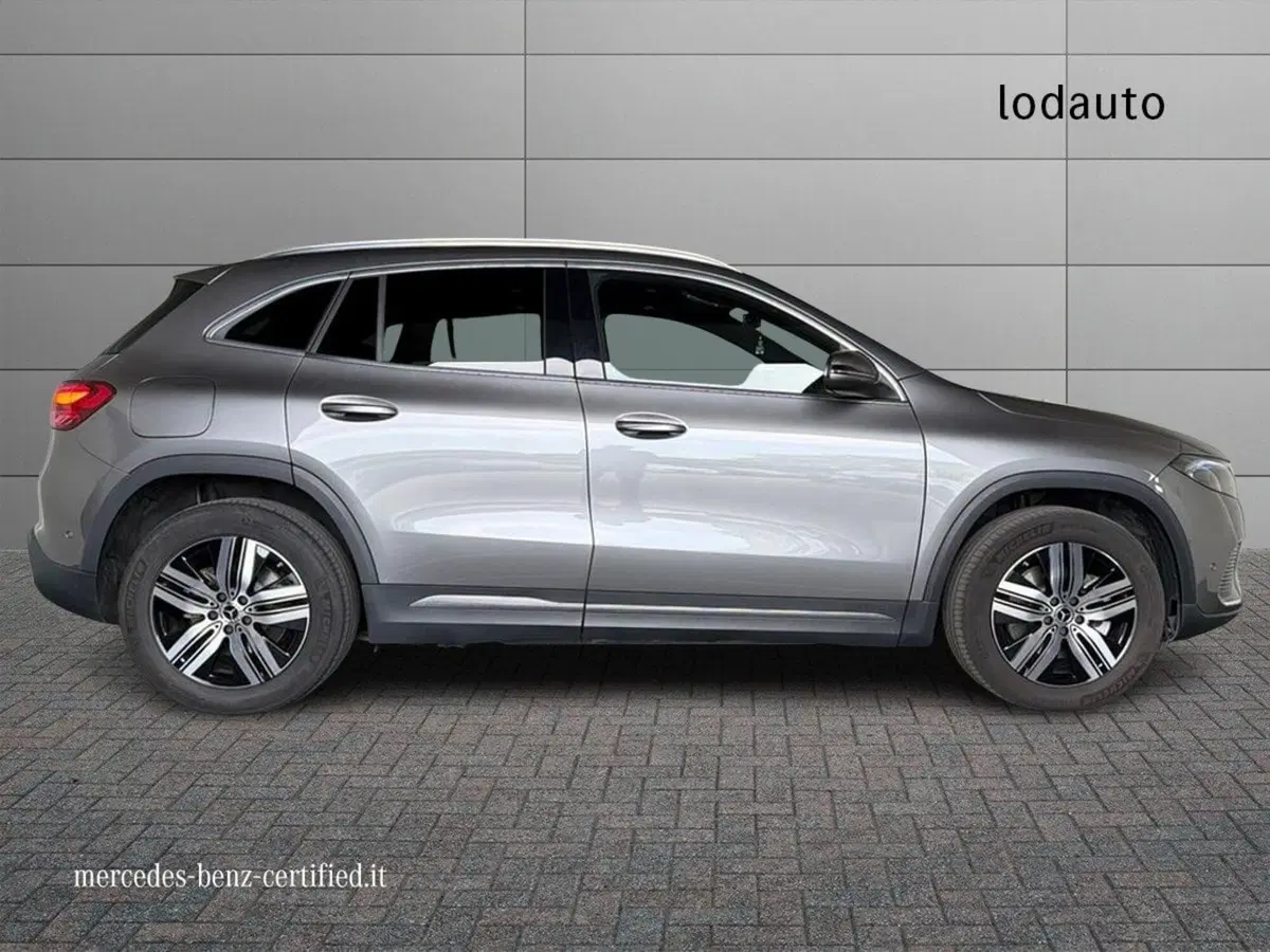 Mercedes-Benz EQA usata a Bergamo (5)