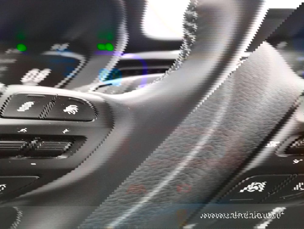 Kia Stonic usata a Como (11)