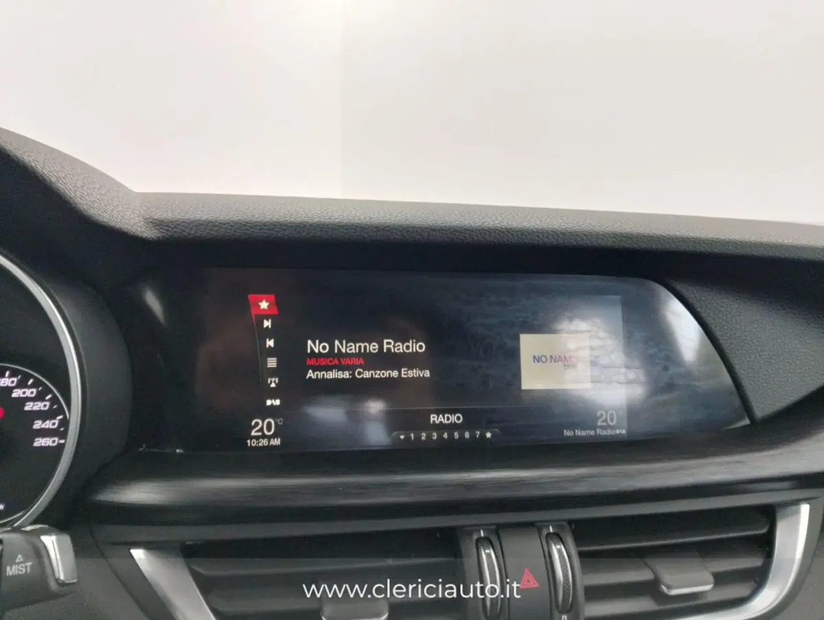 Alfa Romeo Stelvio usata a Como (14)