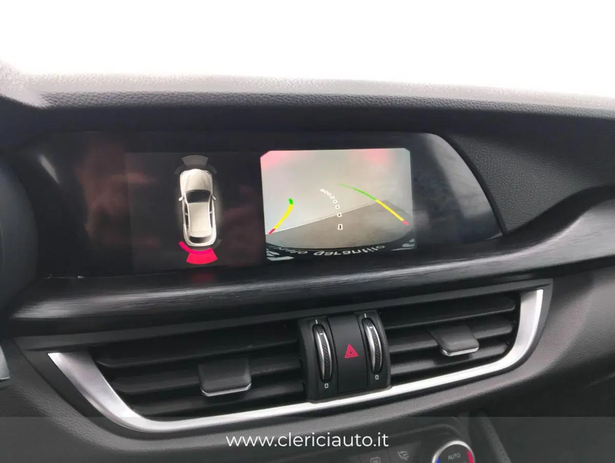 Alfa Romeo Stelvio usata a Como (18)