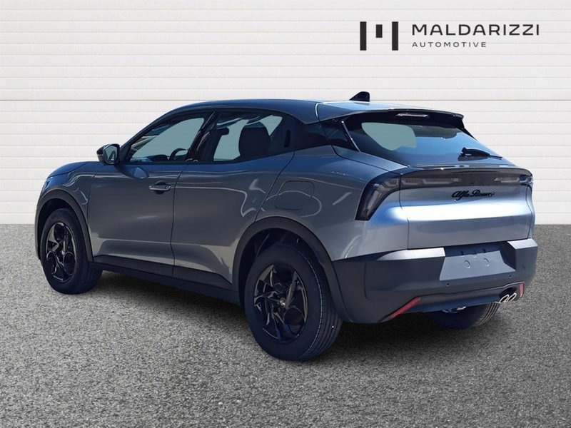 Alfa Romeo Junior nuova a Bari (4)