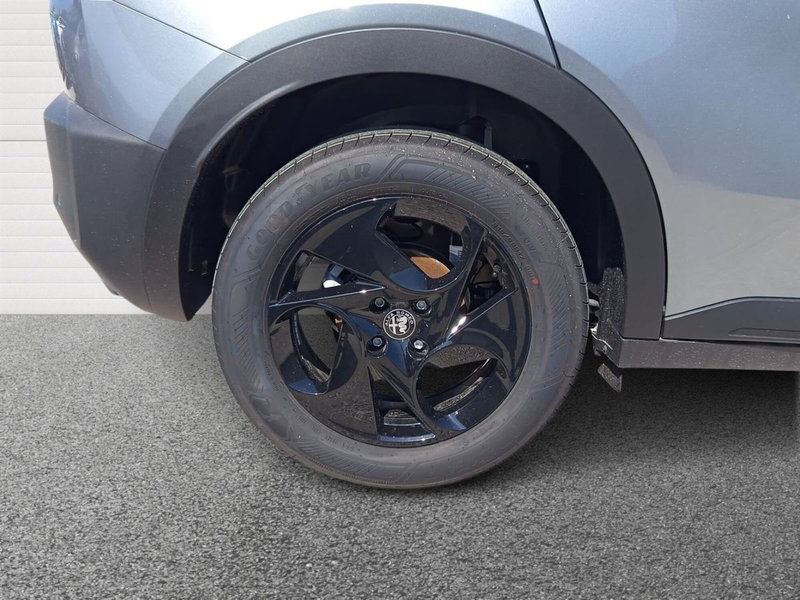 Alfa Romeo Junior nuova a Bari (6)