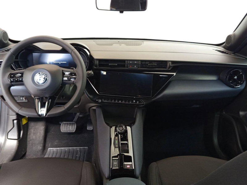 Alfa Romeo Junior nuova a Bari (8)