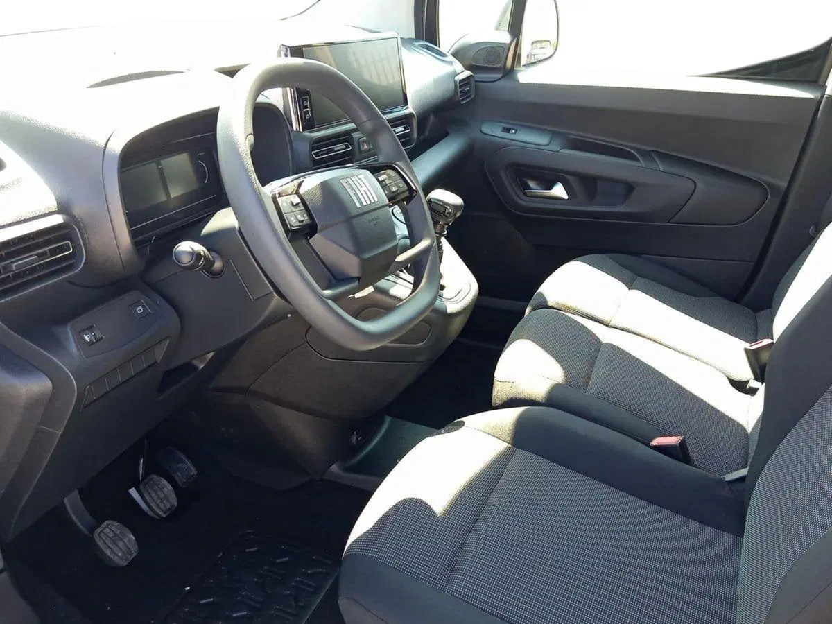 Fiat Doblò Furgone nuova a Bari (10)