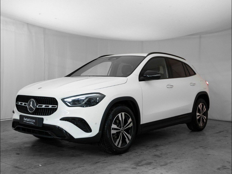 Mercedes-Benz GLA SUV nuova a Macerata