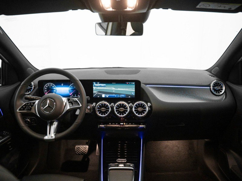 Mercedes-Benz GLA SUV nuova a Macerata (14)