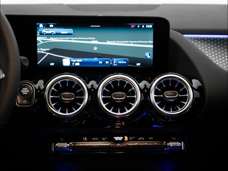Mercedes-Benz GLA SUV nuova a Macerata (18)