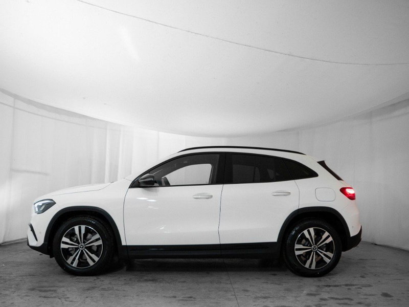 Mercedes-Benz GLA SUV nuova a Macerata (2)