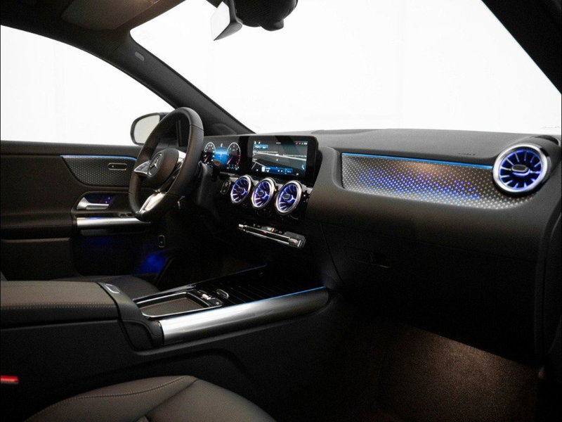 Mercedes-Benz GLA SUV nuova a Macerata (20)