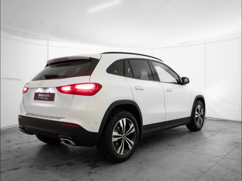 Mercedes-Benz GLA SUV nuova a Macerata (4)