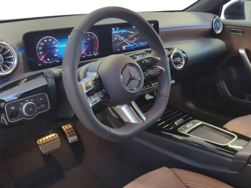 Mercedes-Benz Classe A Sedan nuova a Ancona (16)