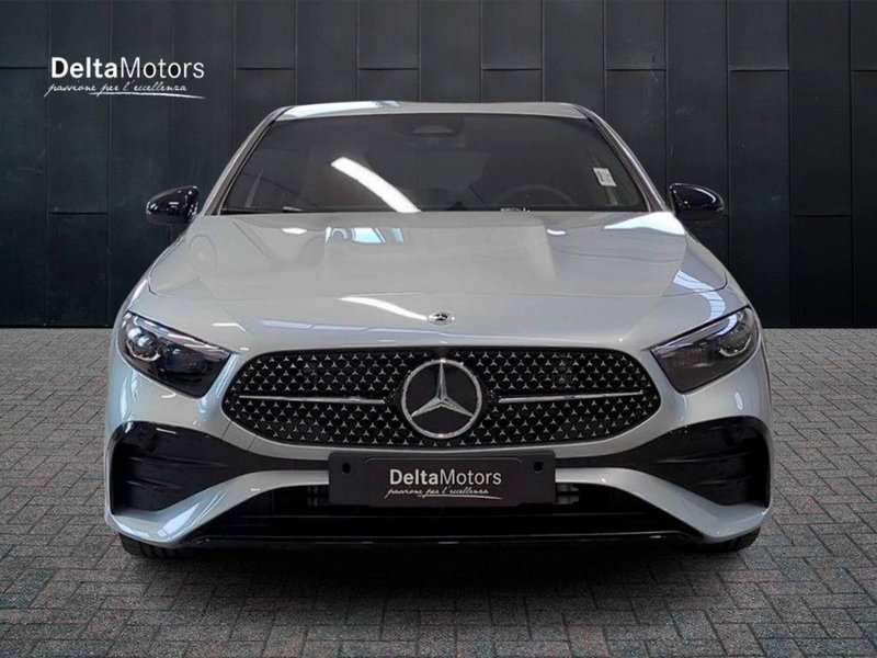Mercedes-Benz Classe A Sedan nuova a Ancona (6)