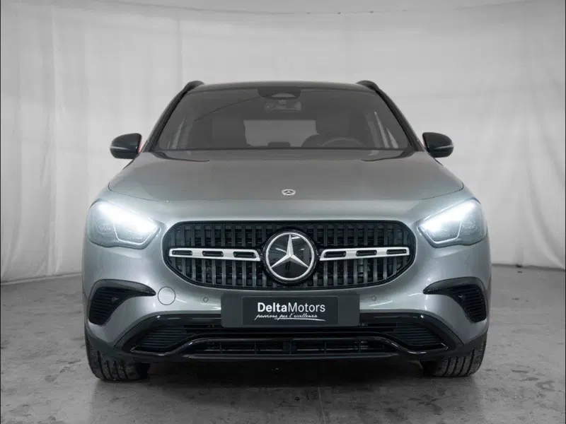 Mercedes-Benz GLA SUV nuova a Macerata (5)
