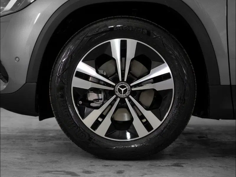 Mercedes-Benz GLA SUV nuova a Macerata (7)