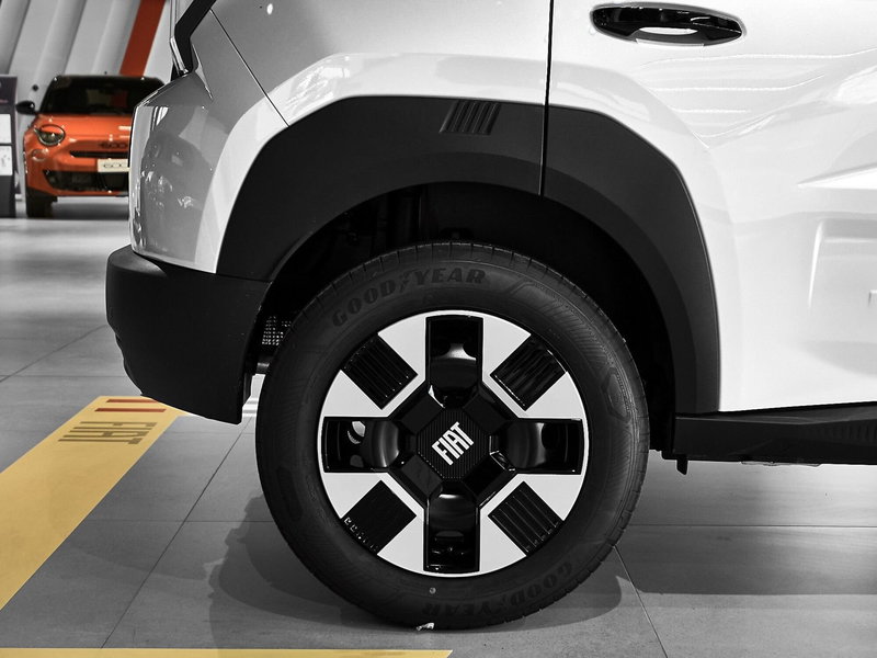 Fiat Grande Panda nuova a Prato (4)