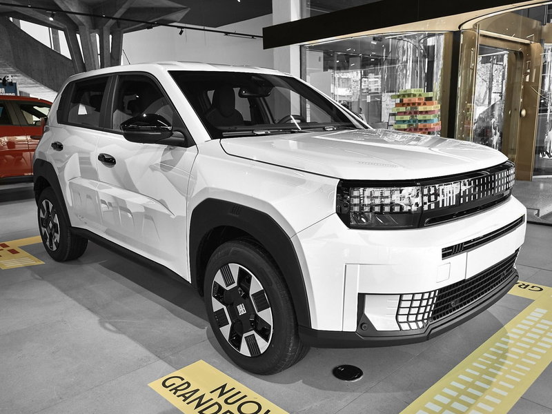 Fiat Grande Panda nuova a Prato (2)