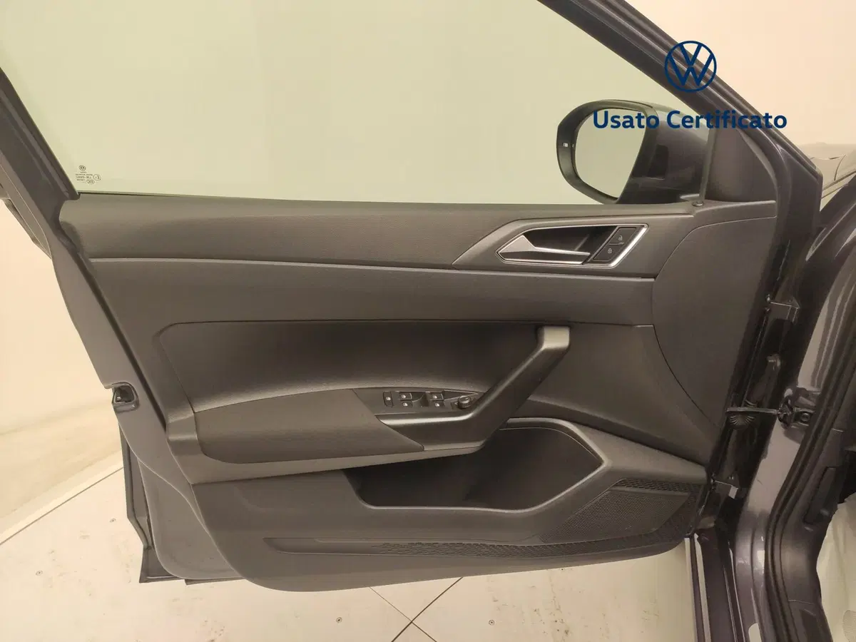 Volkswagen Taigo usata a Avellino (13)