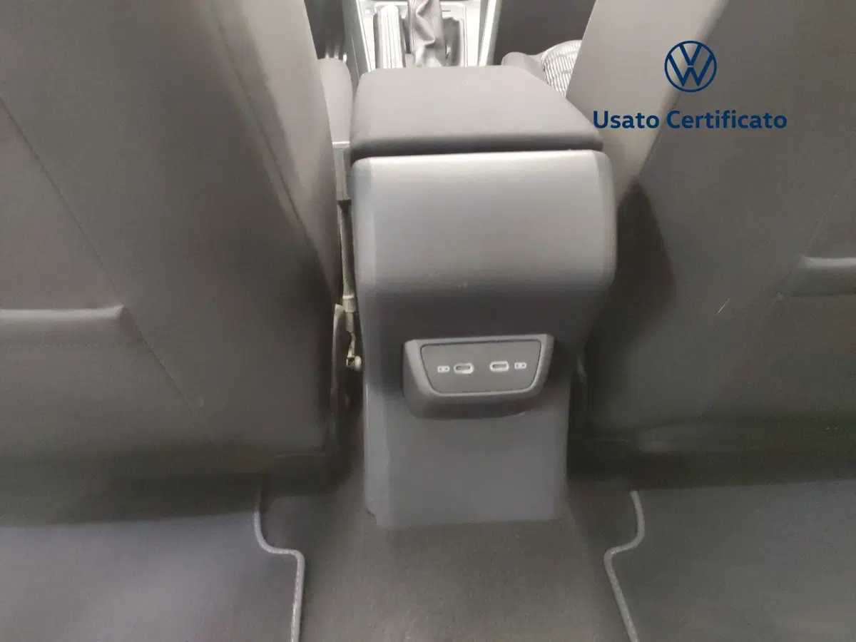 Volkswagen Taigo usata a Avellino (17)