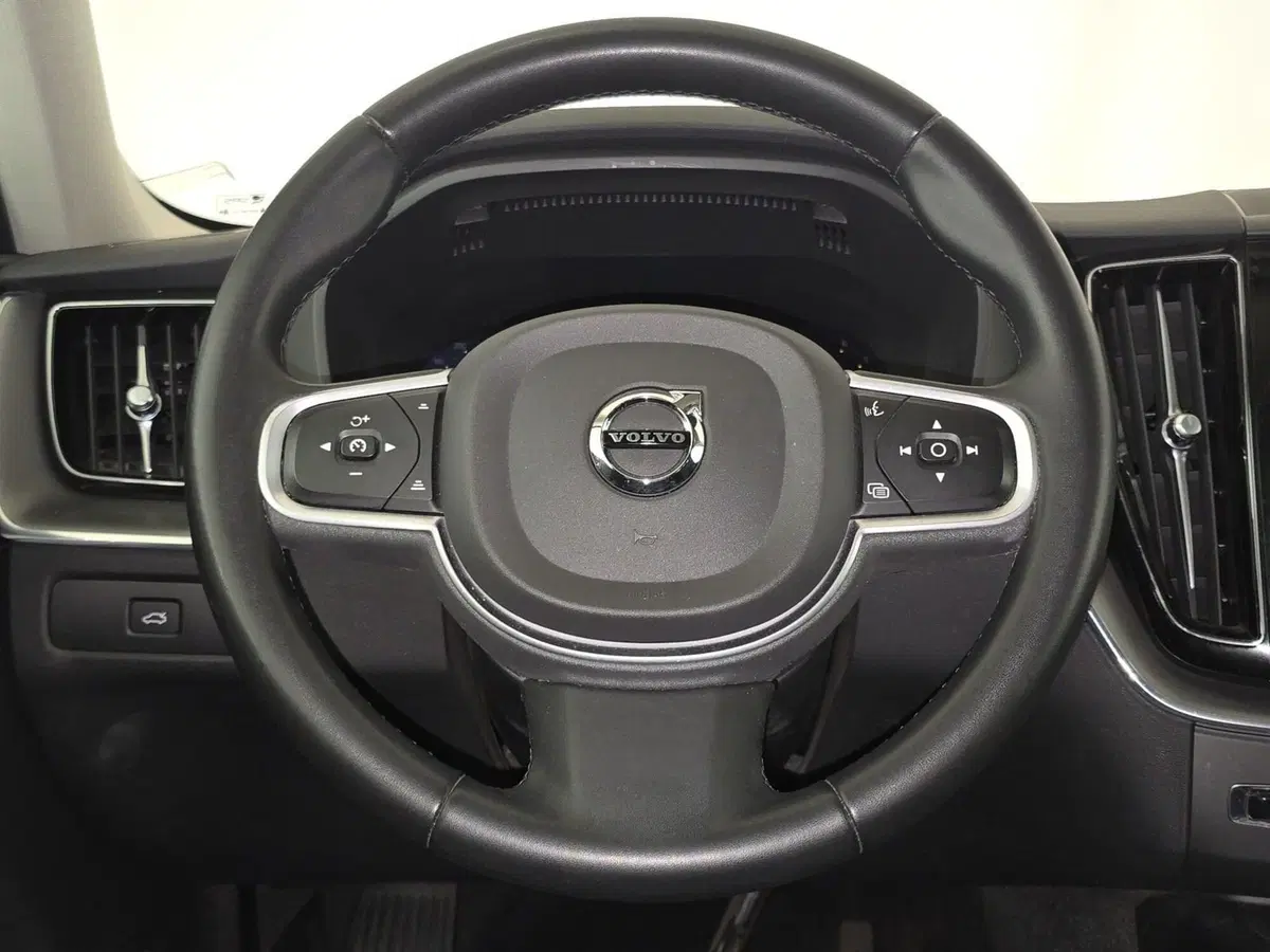 Volvo XC60 usata a Cuneo (11)