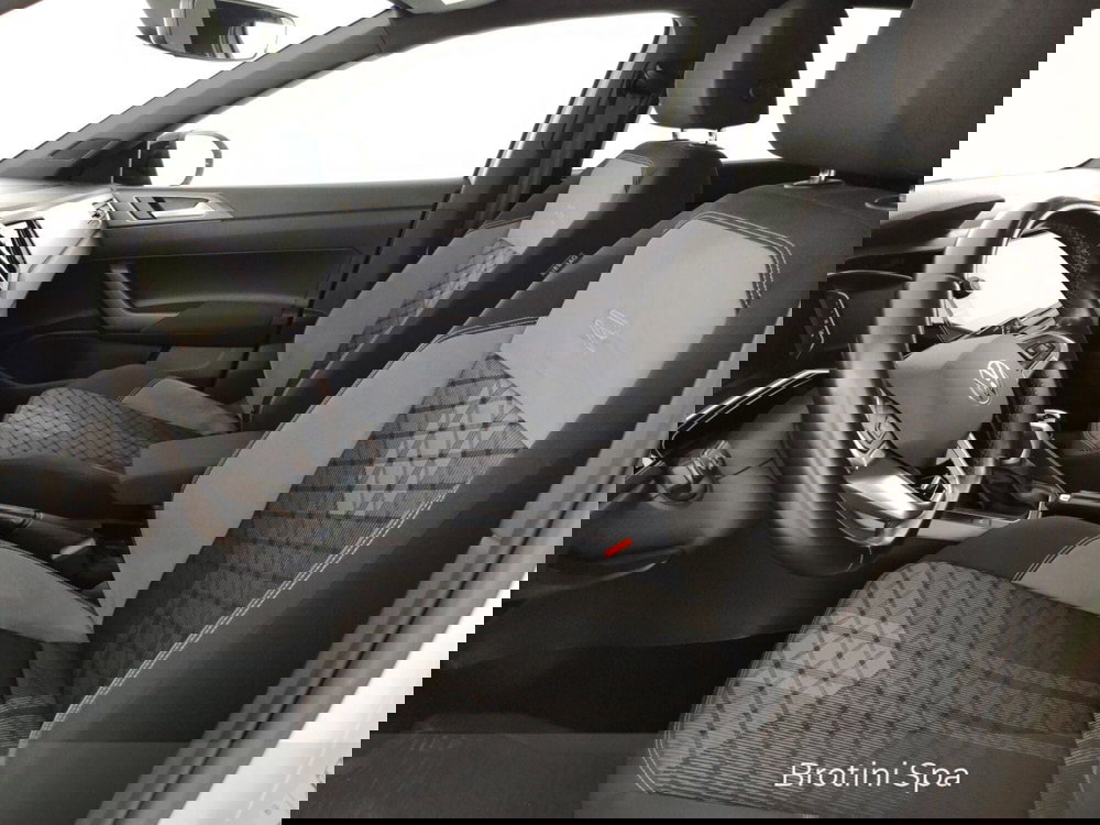 Volkswagen Taigo usata a Massa-Carrara (6)