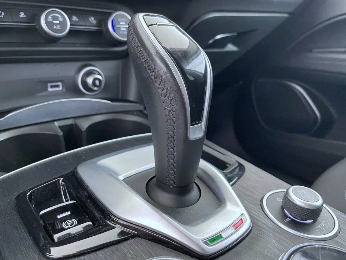 Alfa Romeo Stelvio usata a Perugia (20)