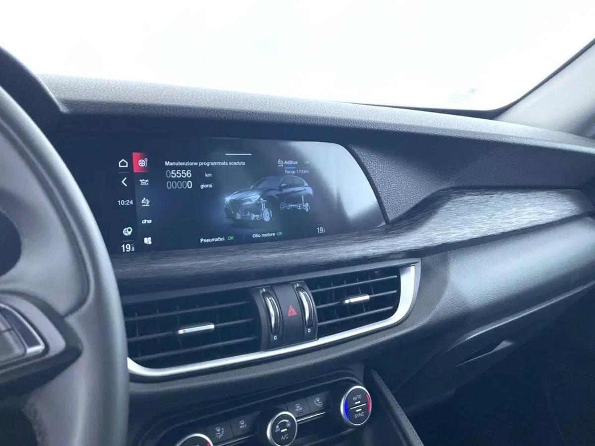 Alfa Romeo Stelvio usata a Perugia (8)