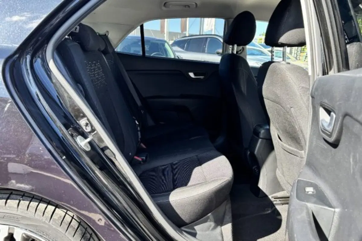 Kia Rio usata a Latina (10)