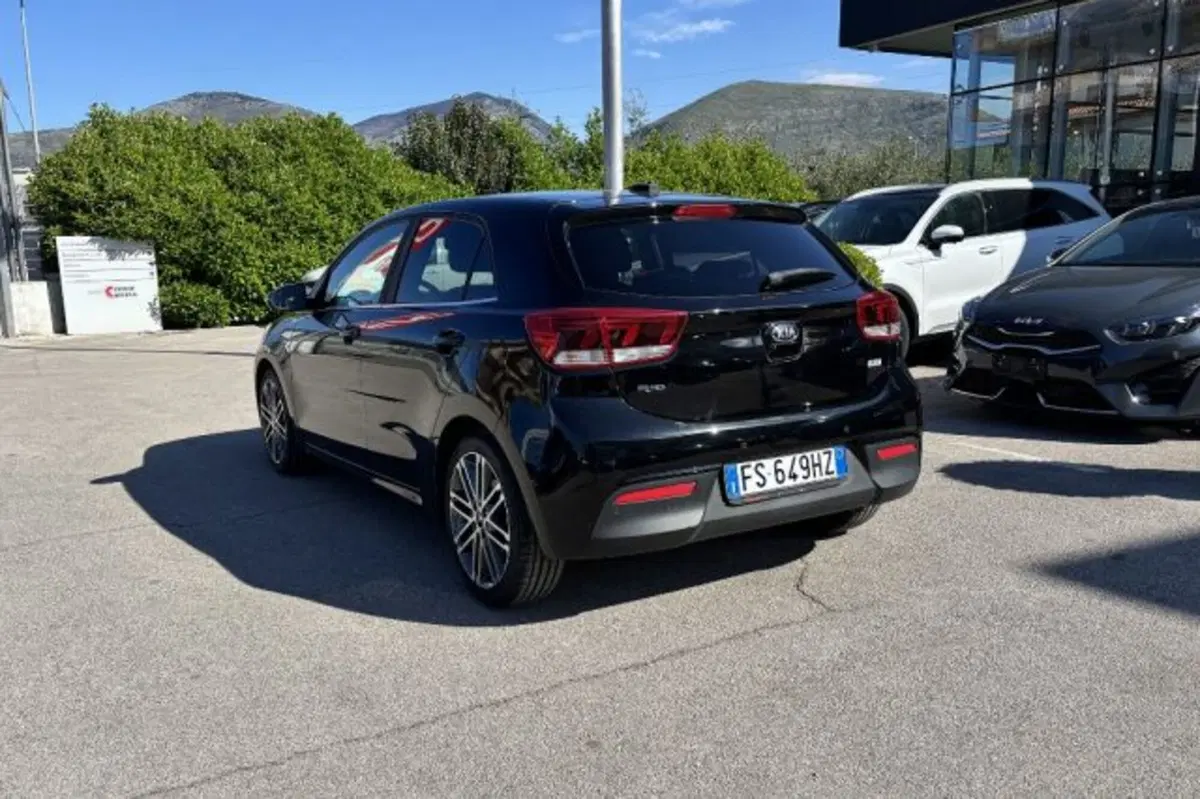 Kia Rio usata a Latina (5)