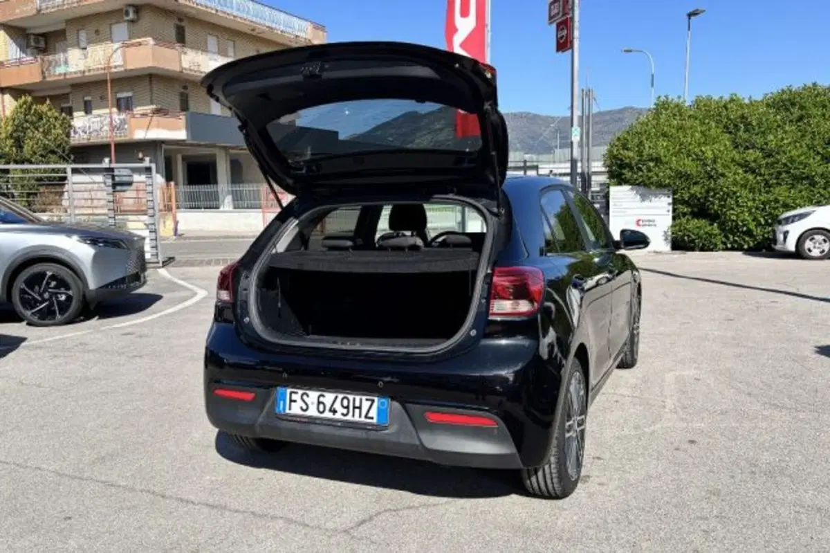 Kia Rio usata a Latina (7)
