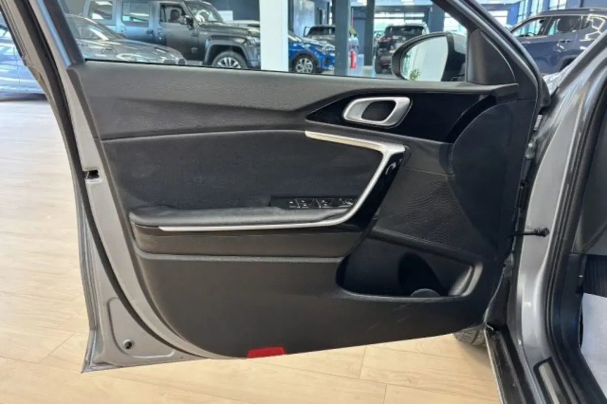 Kia XCeed usata a Latina (12)