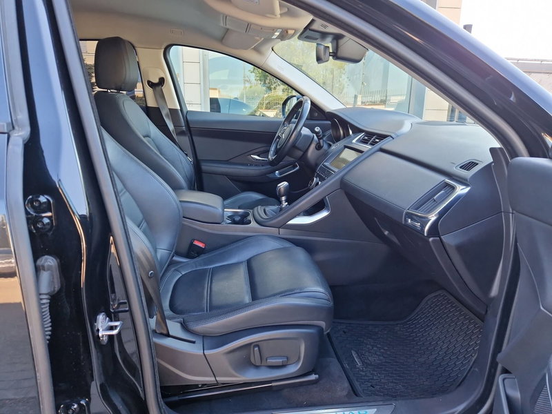 Jaguar E-Pace usata a Modena (17)