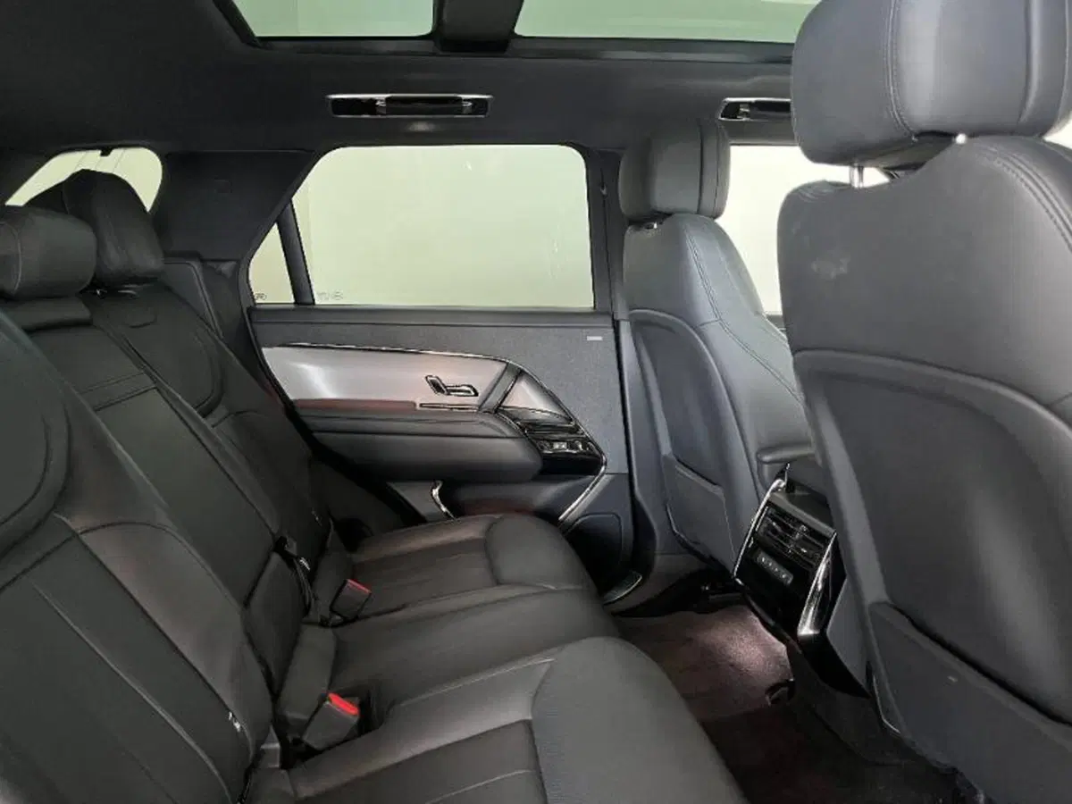Land Rover Range Rover Sport usata a Venezia (7)