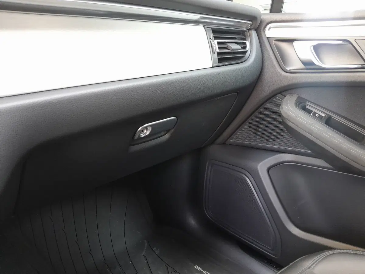 Porsche Macan usata a Cuneo (13)