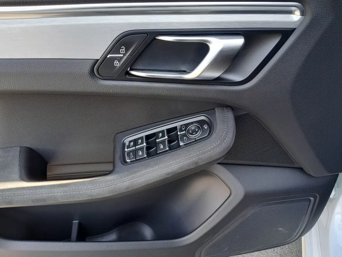 Porsche Macan usata a Cuneo (18)