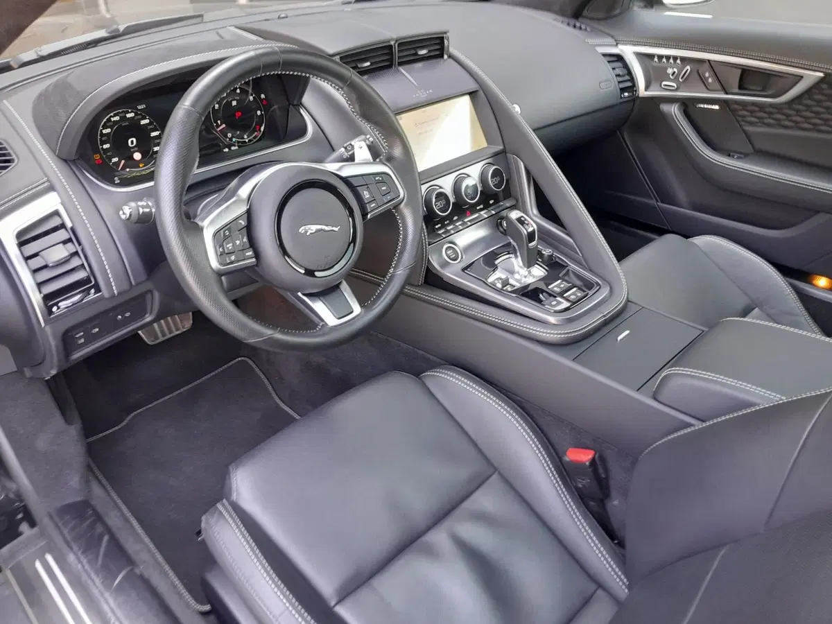 Jaguar F-Type Coupé usata a Cuneo (9)