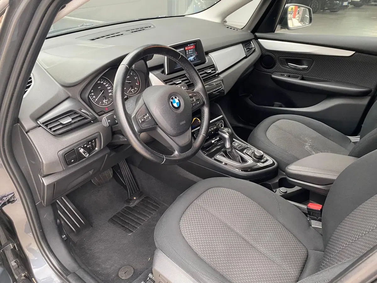 BMW Serie 2 Active Tourer usata a Milano (10)
