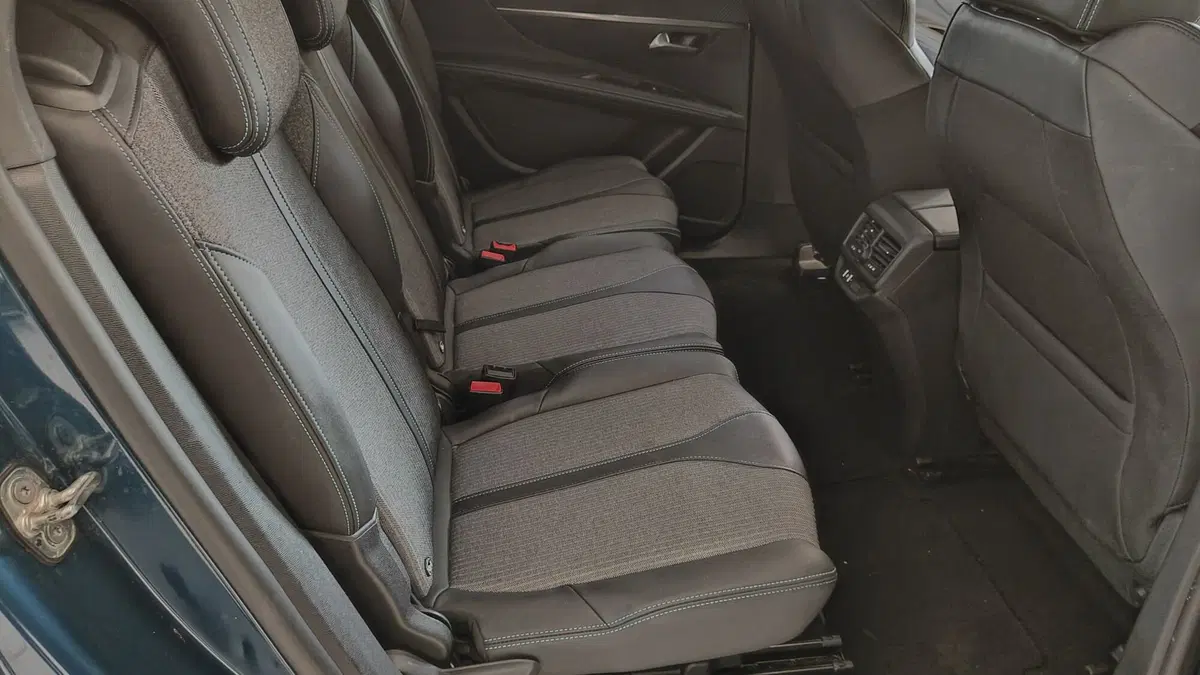 Peugeot 5008 usata a Milano (17)