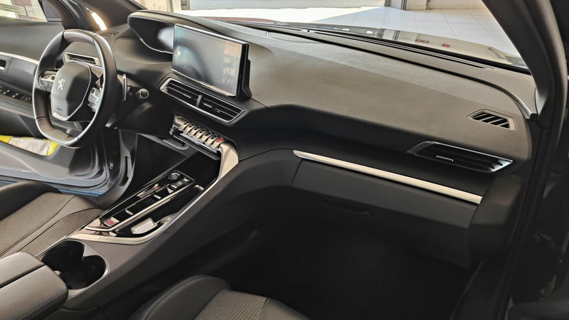 Peugeot 5008 usata a Milano (18)