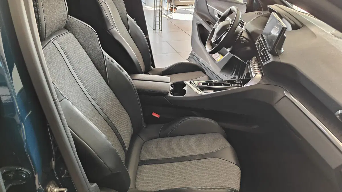 Peugeot 5008 usata a Milano (19)