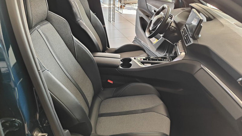 Peugeot 5008 usata a Milano (19)