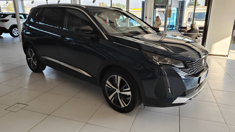 Peugeot 5008 usata a Milano (7)