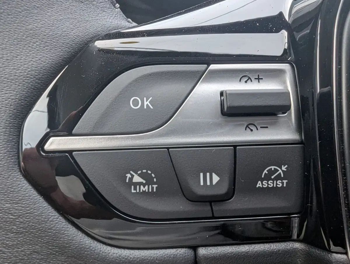 Peugeot 308 nuova a Milano (14)