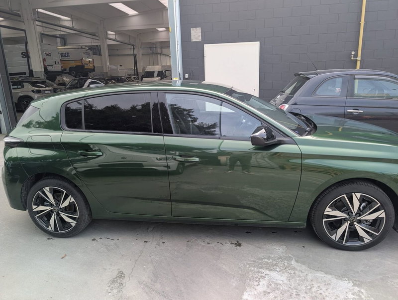 Peugeot 308 nuova a Milano (6)