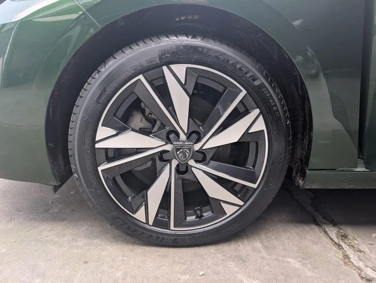 Peugeot 308 nuova a Milano (7)