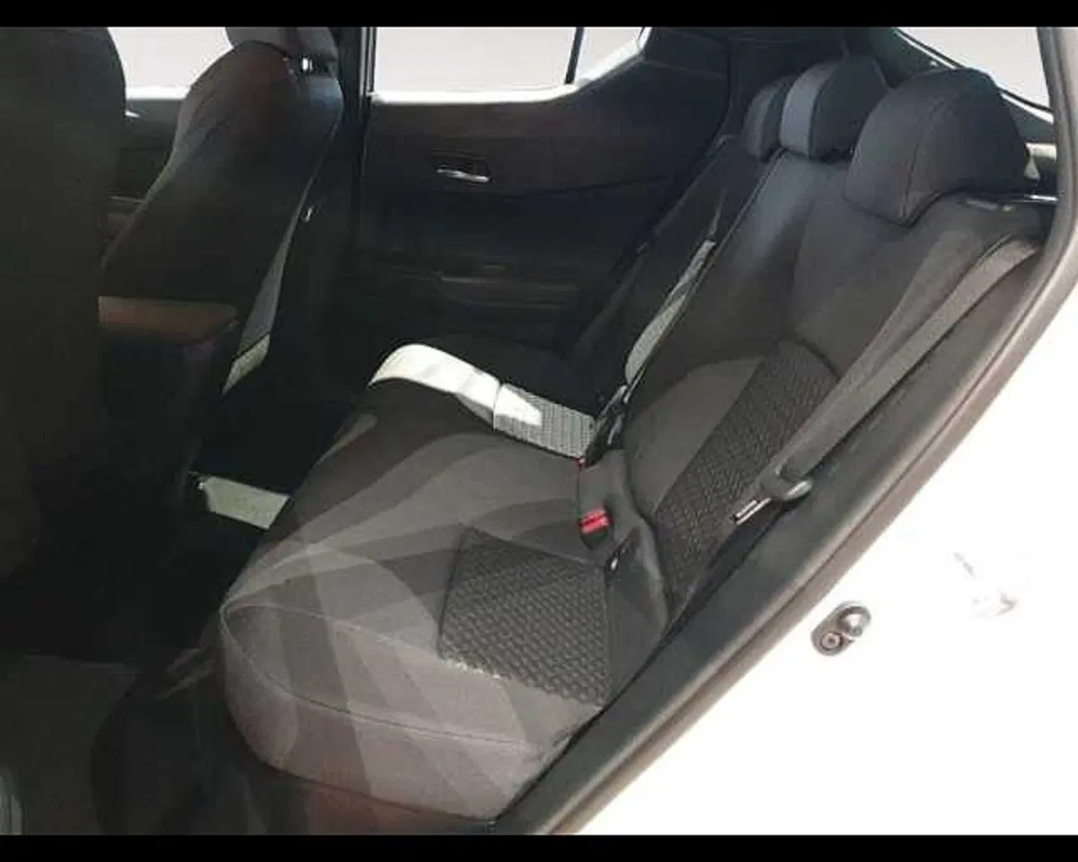 Toyota Toyota C-HR usata a Cuneo (12)