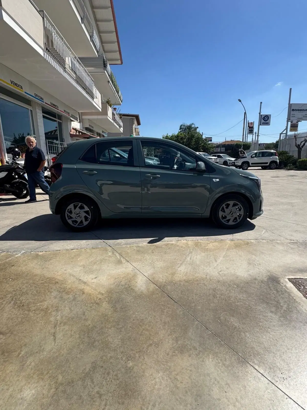 Kia Picanto nuova a Caserta (6)