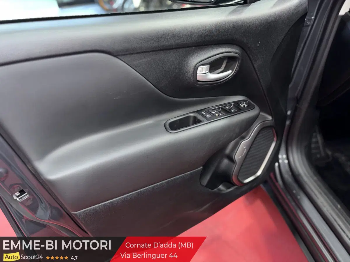 Jeep Renegade nuova a Monza e Brianza (14)