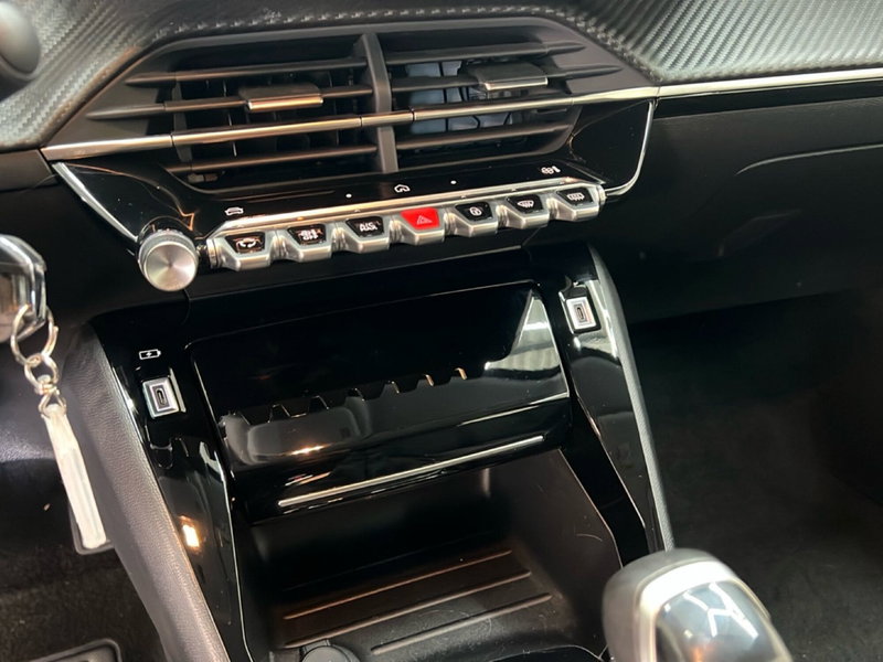 Peugeot 208 usata a Roma (19)