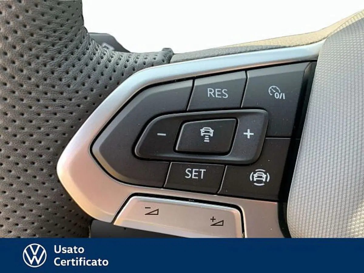 Volkswagen T-Roc nuova a Vicenza (12)